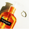 Neutrogena ® Visibly Clear ® Clear & Protect Daily Face Wash 200 mL